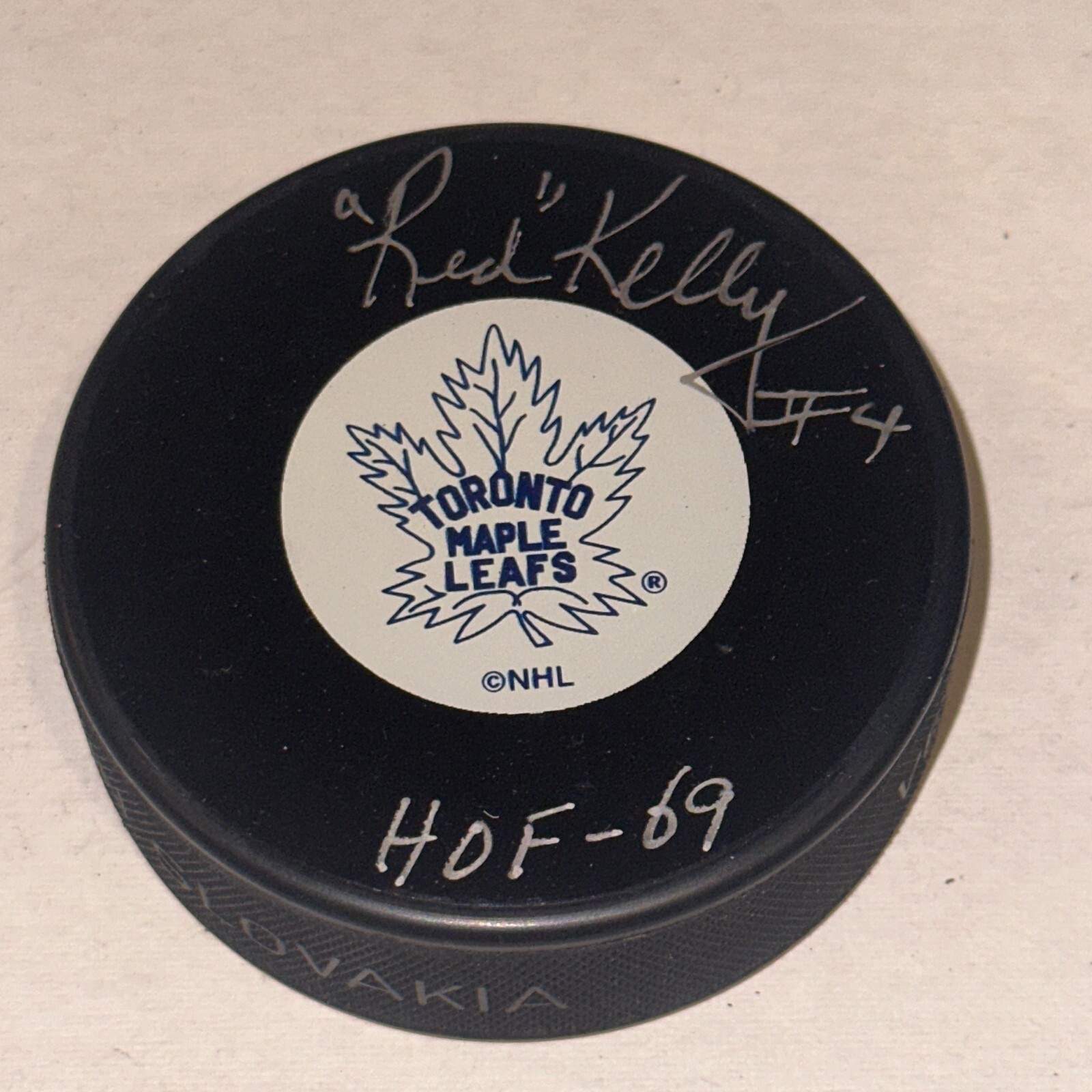 RED KELLY Signed Toronto MAPLE LEAFS Puck Beckett Authenticated BAS w/ HOF