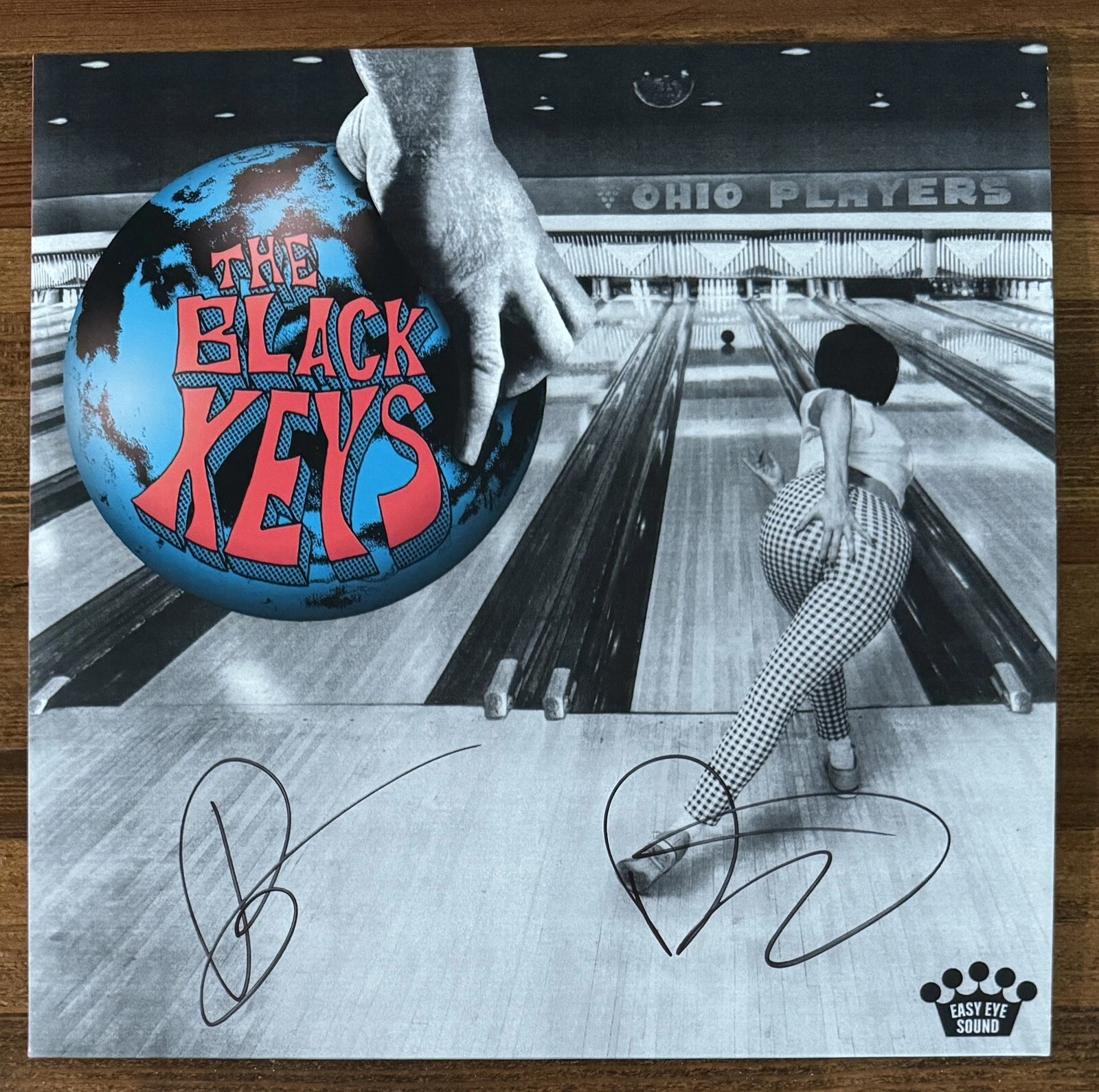 SIGNED The Black Keys Ohio Players Blue Vinyl LP Autographed Beckett BAS COA