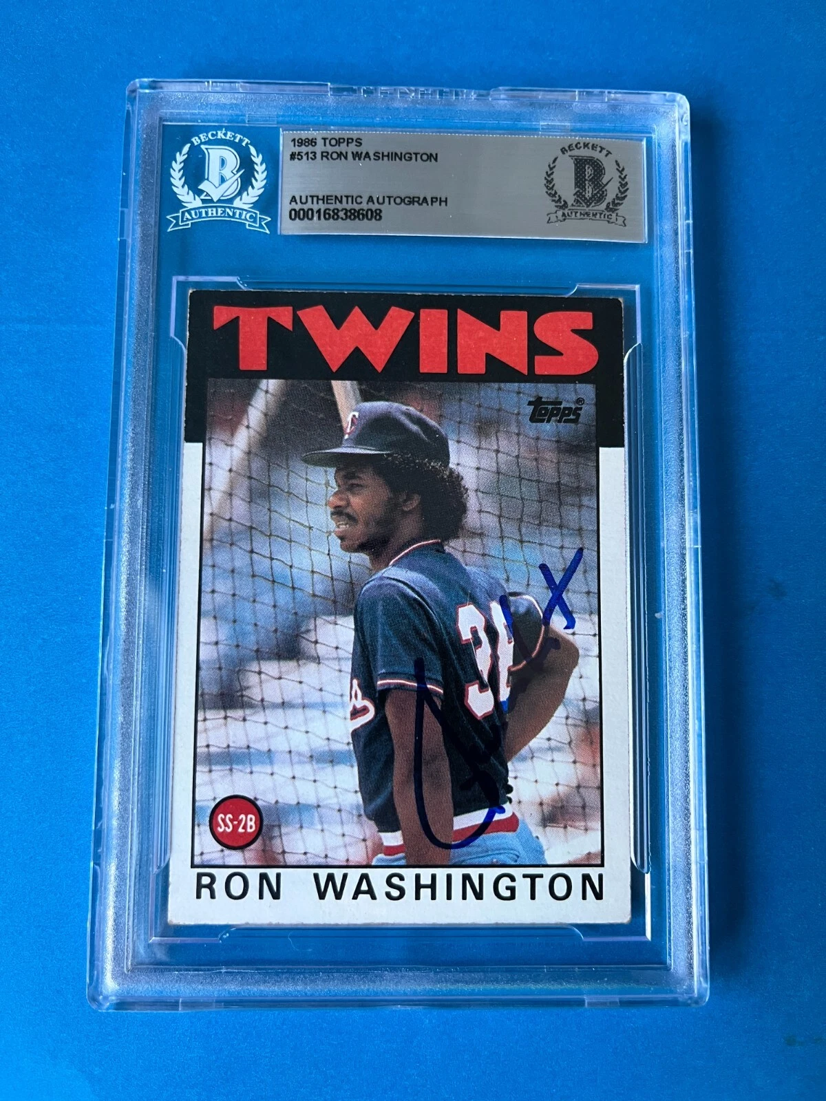 Ron Washington Twins 1986 Topps Card Signed Auto Beckett BAS Slabbed