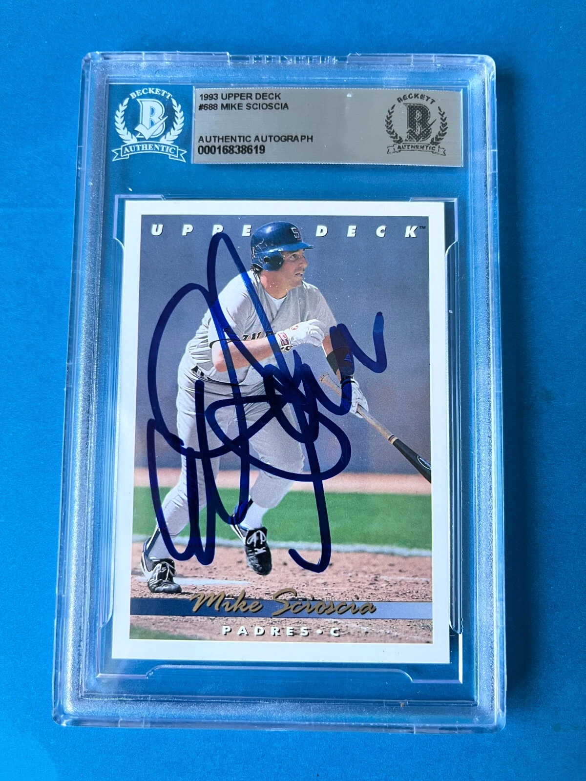 Mike Scioscia Dodgers 1993 Upper Deck Card Signed Auto Beckett BAS Slabbed