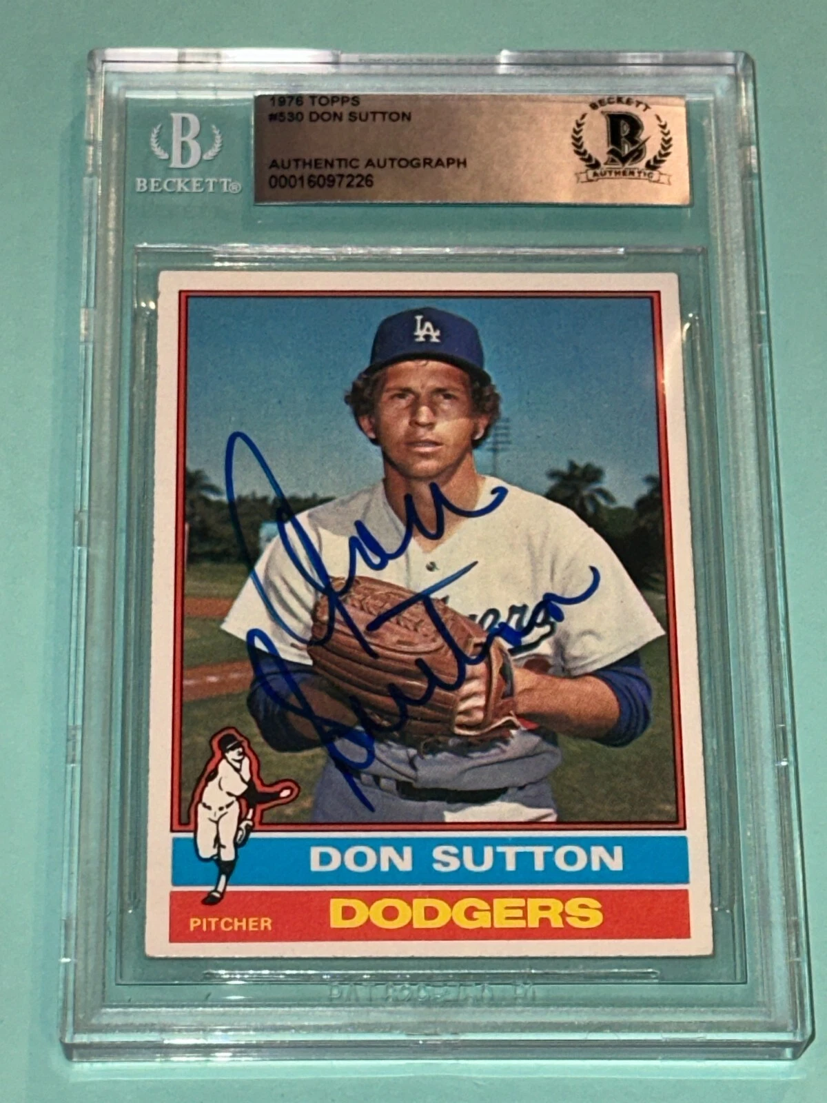 DON SUTTON Signed 1976 TOPPS Card #530 Beckett Authenticated BAS
