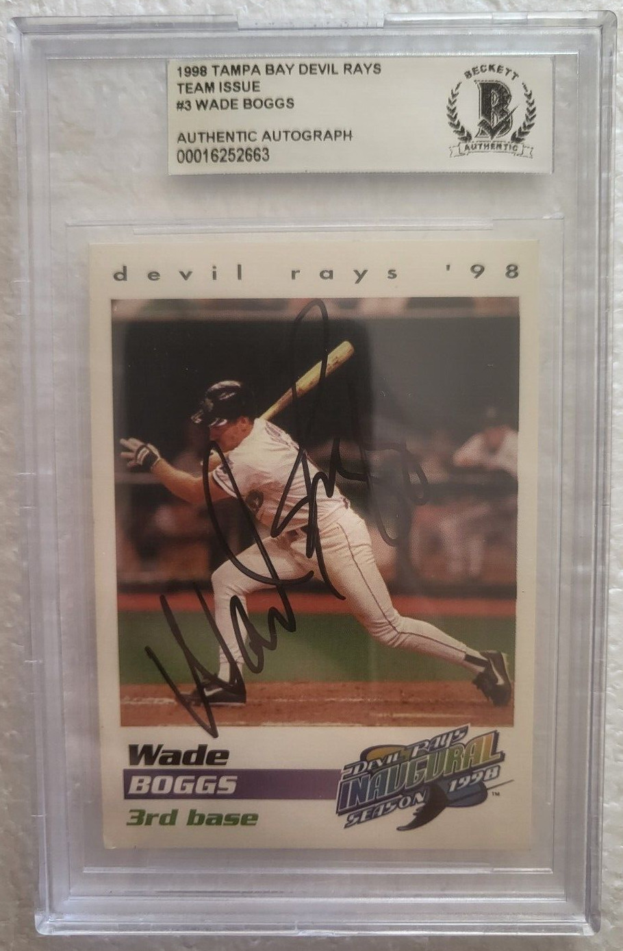 1998 TAMPA BAY DEVIL RAYS TEAM ISSUE WADE BOGGS SIGNED AUTO #3 CARD BECKETT