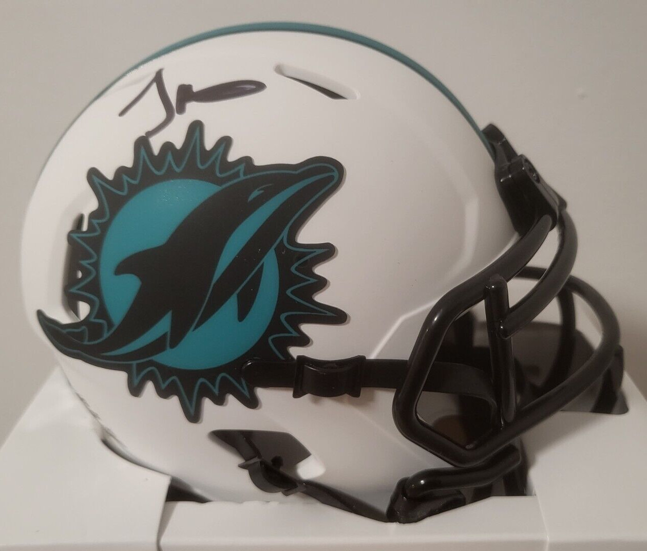 TYREEK HILL MIAMI DOLPHINS SIGNED AUTO AUTOGRAPHED LUNAR MINI HELMET BECKETT