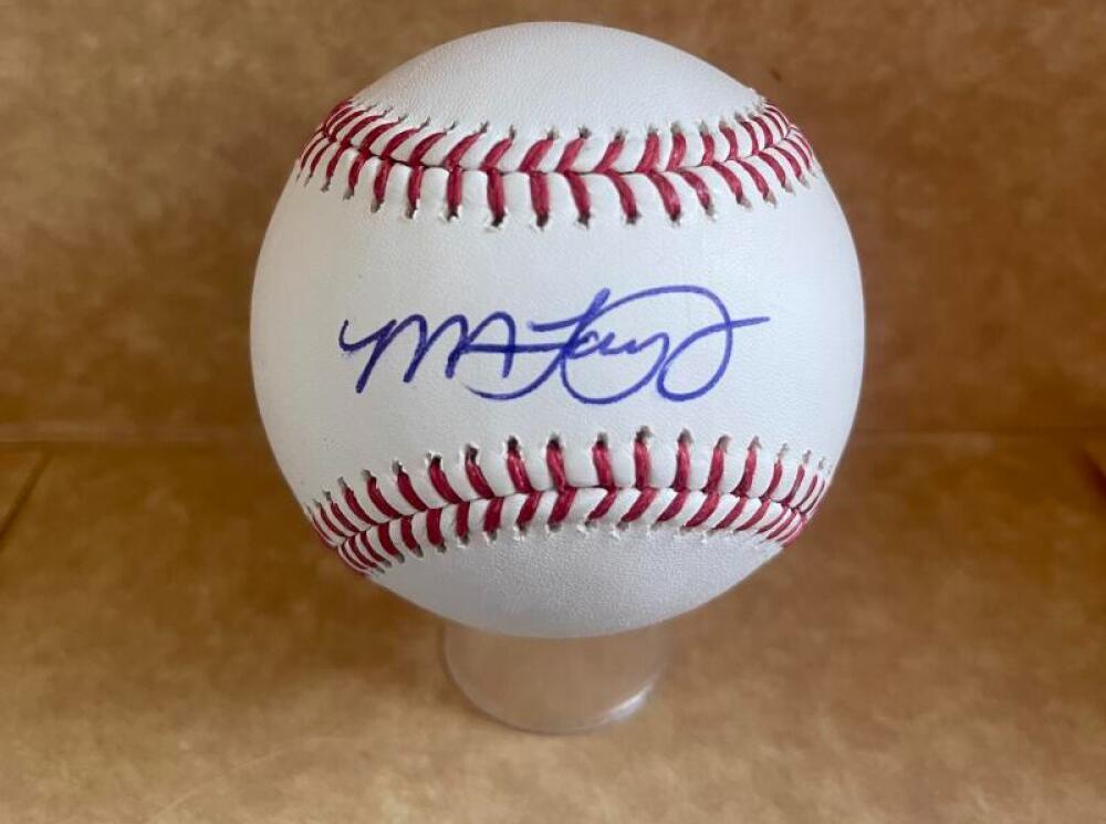 MICHAEL TAYLOR ROYALS/TWINS SIGNED AUTO M.L. BASEBALL BECKETT AUTH