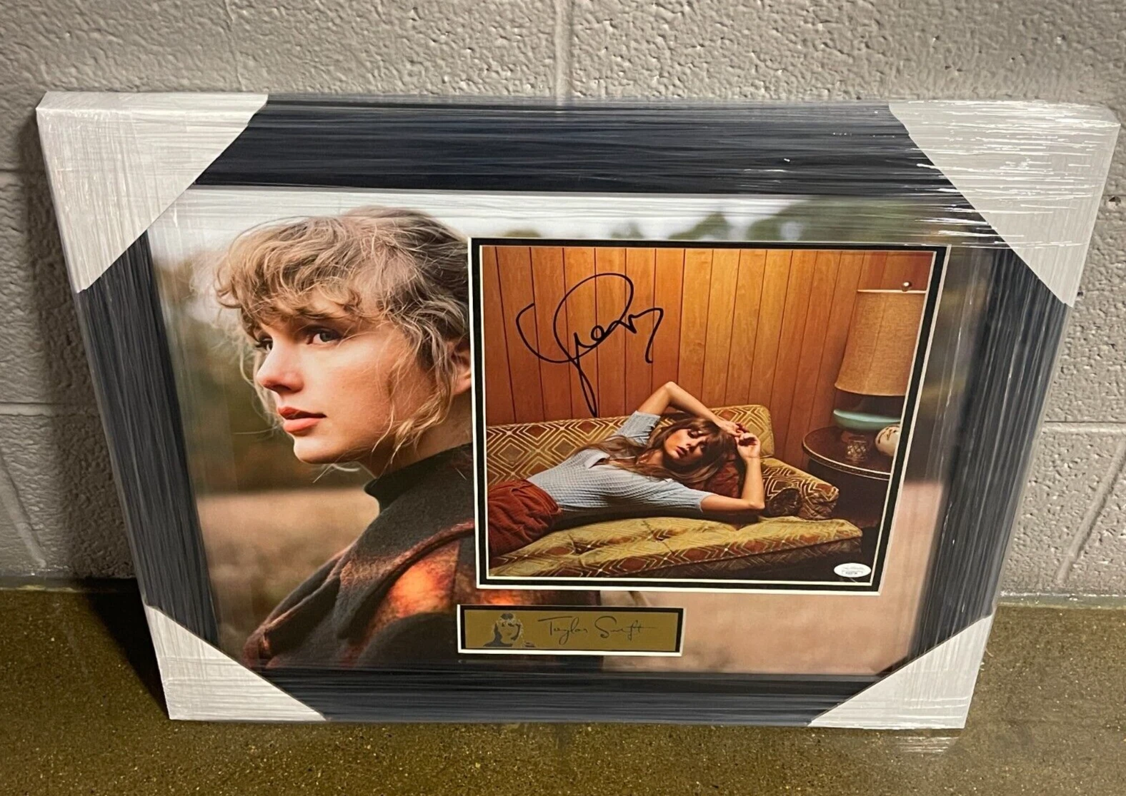 Taylor Swift Signed Framed & Matted 12x12 Photo Print Showcase JSA COA