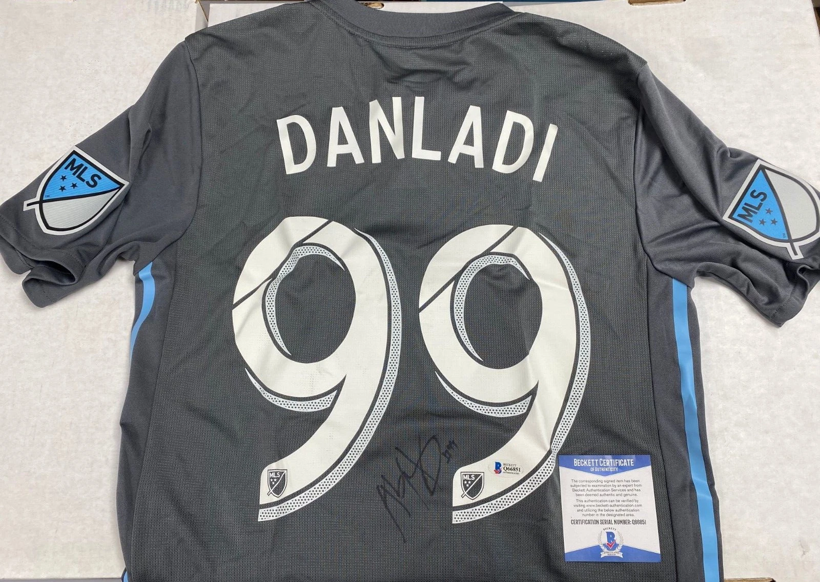 ABU DANLADI #99 MINNESOTA UNITED SIGNED AUTOGRAPHED SOCCER JERSEY BECKETT RARE