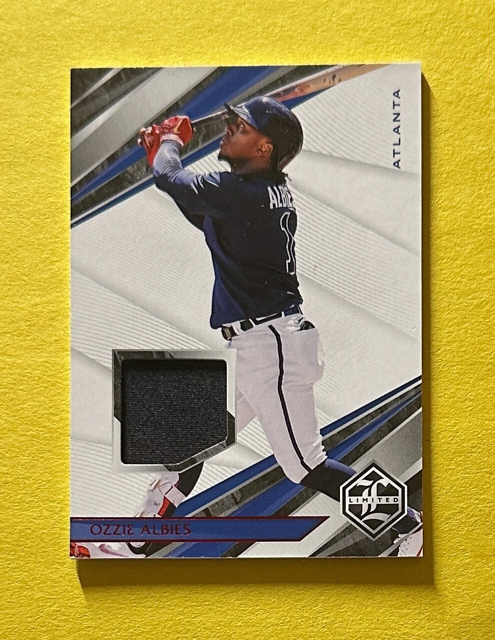 2022 PANINI CHRONICLES OZZIE ALBIES LIMITED RELIC #LS-OZ ATLANTA