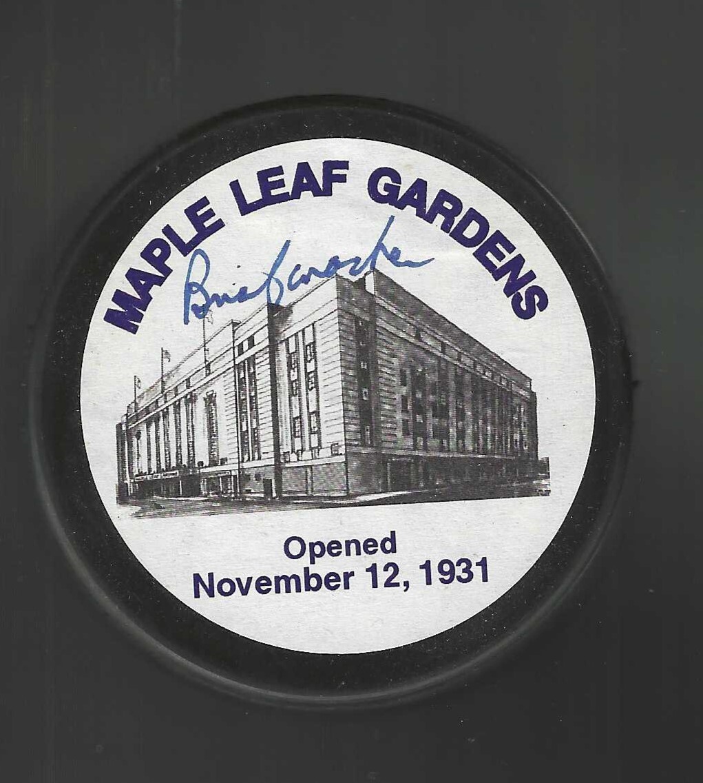 Brian Conacher Signed Toronto Maple Leafs Maple Leaf Gardens Puck Beckett COA