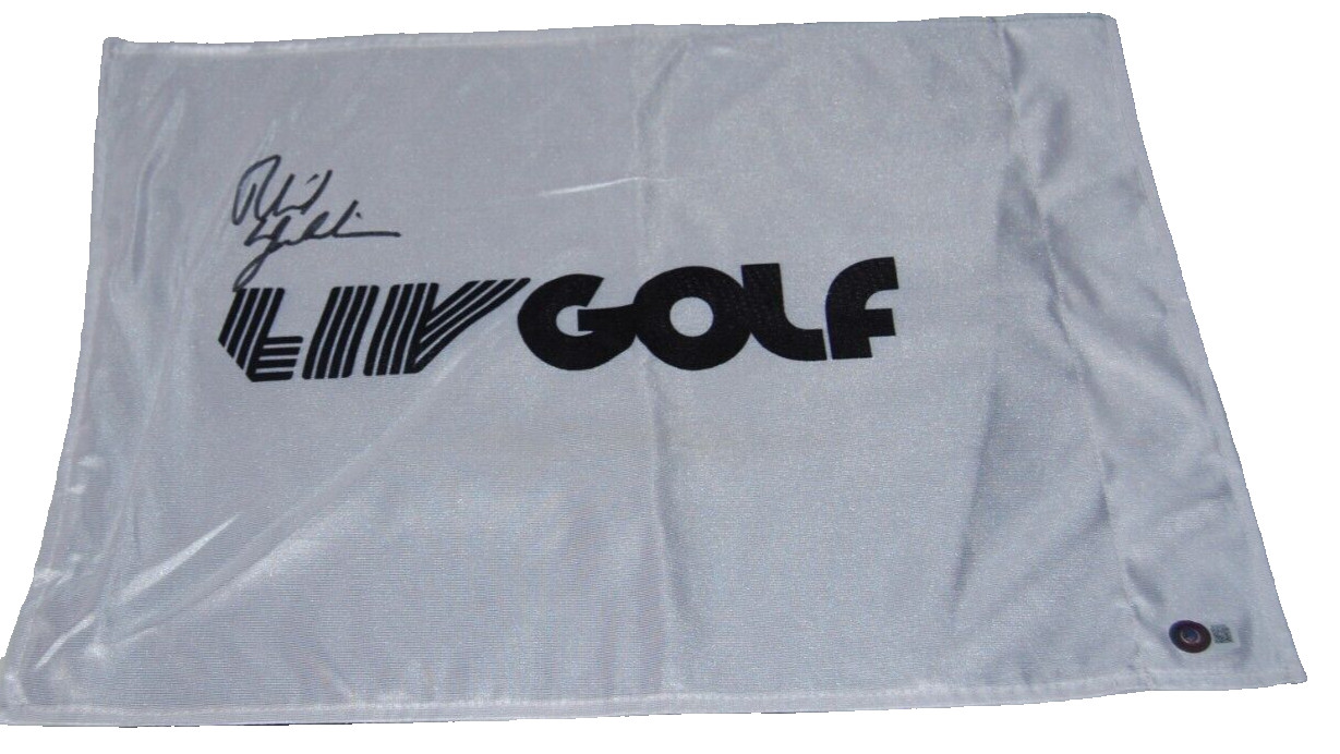 PHIL MICKELSON signed (HYFLYERS) LIV Golf pin flag #18 BECKETT BAS BL52230