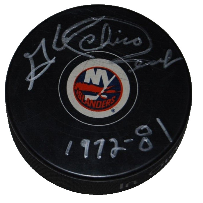 CHICO RESCH signed (NEW YORK ISLANDERS) hockey puck BECKETT BAS BL52618