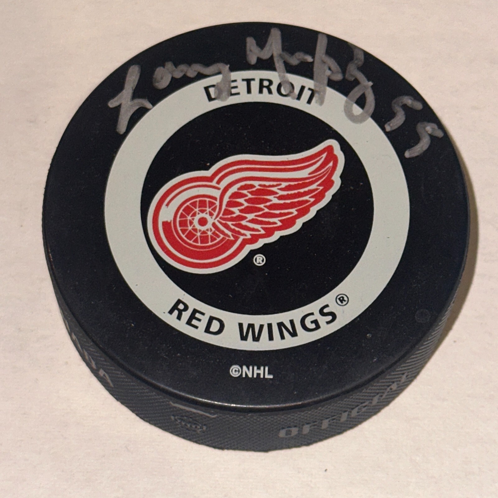 LARRY MURPHY Signed Detroit RED WINGS Official GAME Puck Beckett BAS