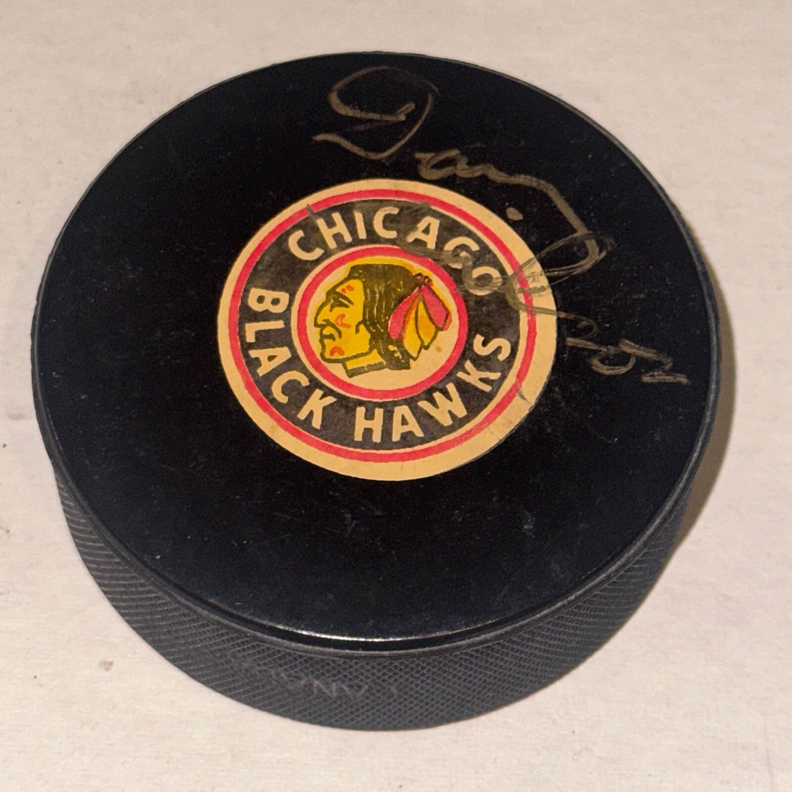 DOUG WILSON Signed Chicago BLACKHAWKS Puck Beckett BAS