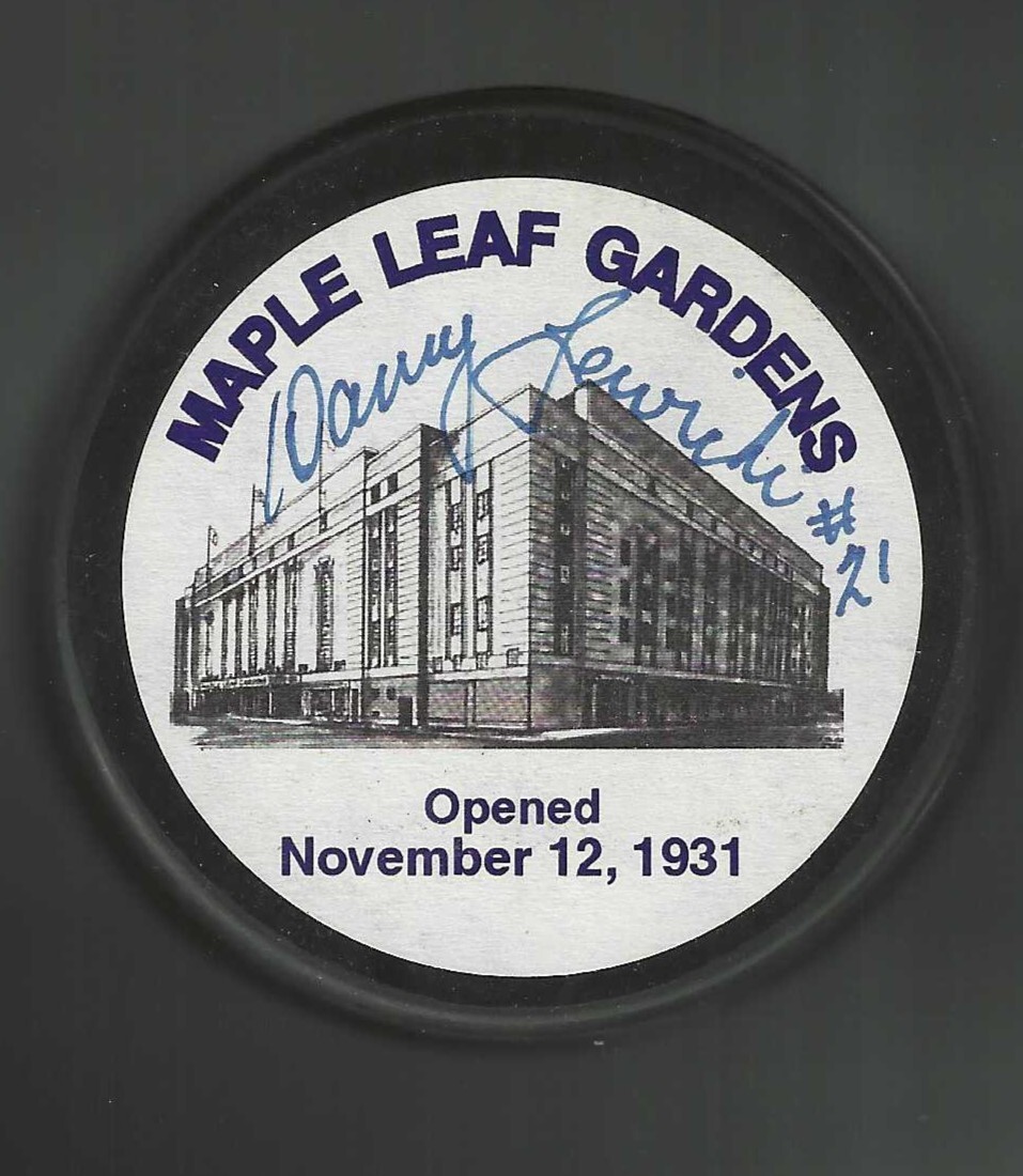 Danny Lewicki Signed Toronto Maple Leafs Maple Leaf Gardens Puck Beckett COA