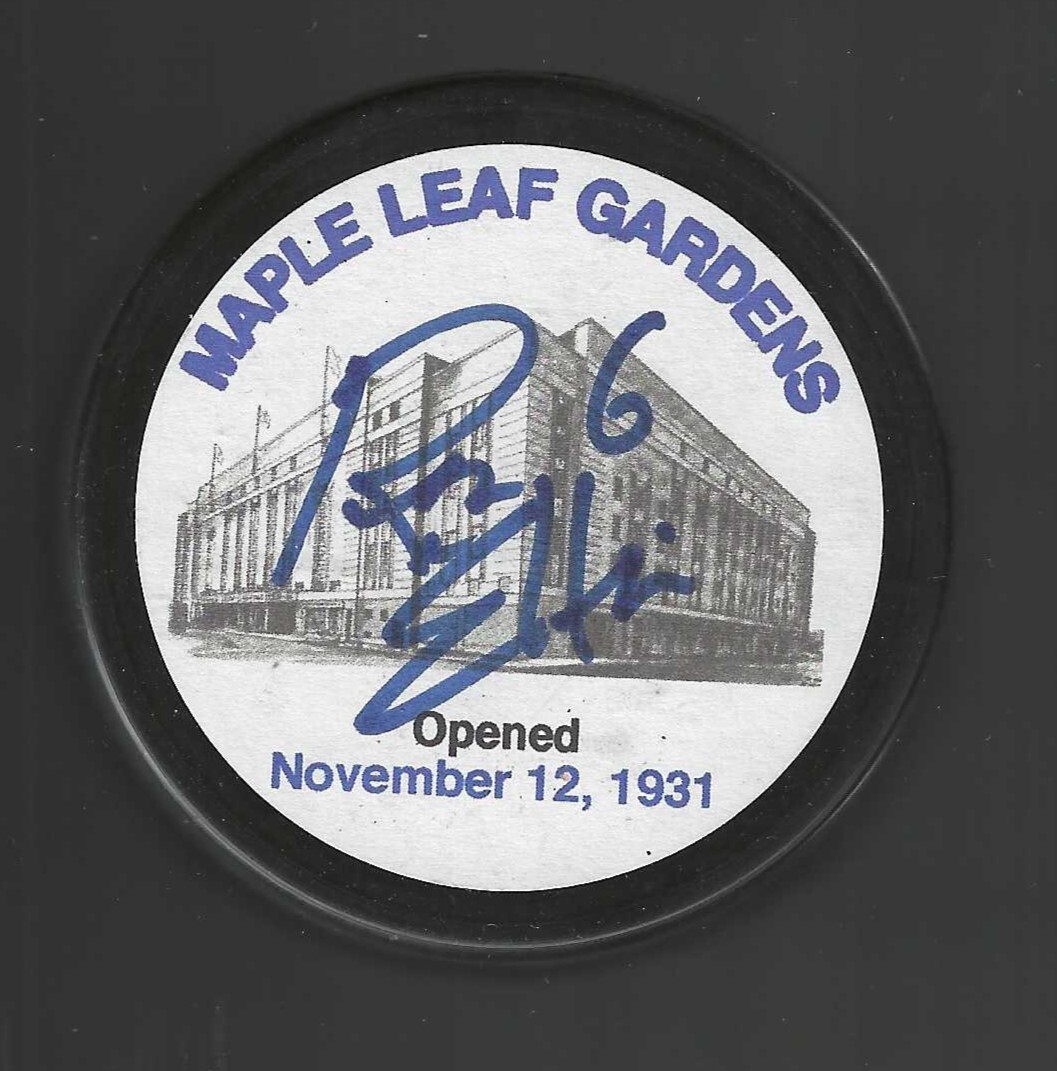Ron Ellis Signed Toronto Maple Leafs Maple Leaf Gardens Puck Beckett COA