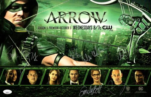 ARROW CAST SIGNED AUTOGRAPHED 11X17 POSTER AMELL HOLLAND RAMSEY +4 JSA XX76657 COLLECTIBLE MEMORABILIA