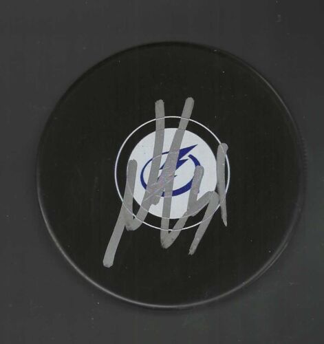 Tampa Bay Lightning signed hotsell puck