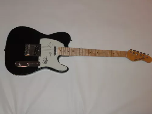 DEEP PURPLE SIGNED ELECTRIC GUITAR GLENN HUGHES ROGER GLOVER PROOF JSA COA