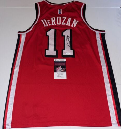 DEMAR DEROZAN SIGNED CHICAGO BULLS JERSEY AUTOGRAPHED JSA COLLECTIBLE MEMORABILIA