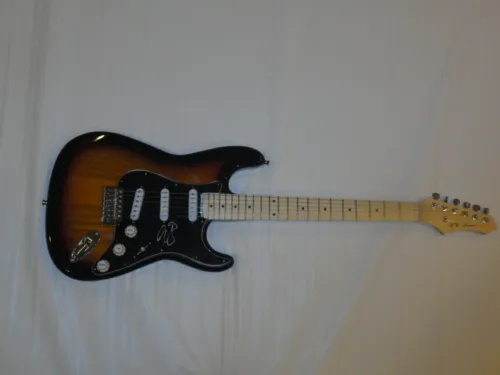ELLE KING SIGNED SUNBURST ELECTRIC GUITAR EX'S AND OH'S EXACT PROOF