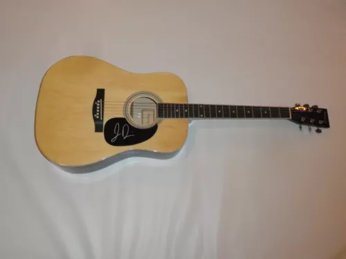 JACOB DAVIS SIGNED NATURAL ACOUSTIC GUITAR COUNTRY SUPERSTAR COLLECTIBLE MEMORABILIA