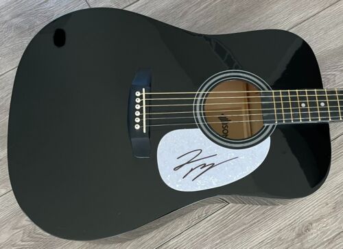 JAMESON RODGERS SIGNED AUTOGRAPH 41″ FULL SIZE ACOUSTIC GUITAR W/PROOF COLLECTIBLE MEMORABILIA