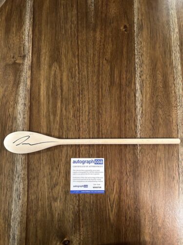 JEREMY ALLEN WHITE ‘THE BEAR’ SIGNED AUTOGRAPH WOOD SPATULA ‘CARMY’ ACOA COLLECTIBLE MEMORABILIA