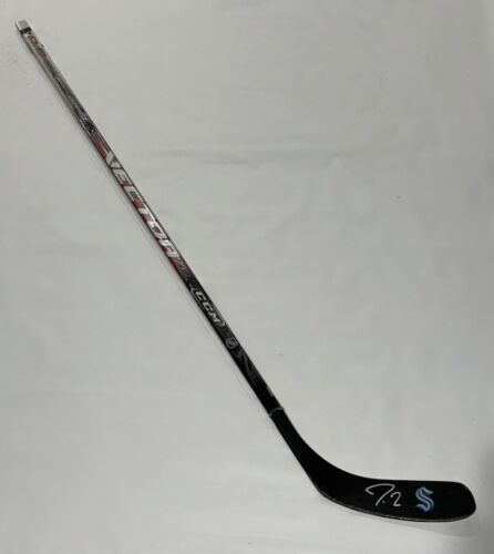 JORDAN EBERLE SIGNED FULL SIZE HOCKEY STICK SEATTLE KRAKEN PROOF COLLECTIBLE MEMORABILIA