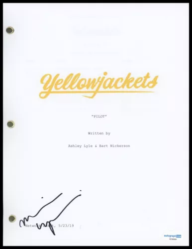 MELANIE LYNSKEY “YELLOWJACKETS” AUTOGRAPH SIGNED FULL PILOT EPISODE SCRIPT ACOA COLLECTIBLE MEMORABILIA