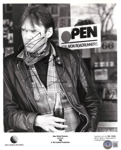 NEIL YOUNG SIGNED AUTOGRAPH 8×10 PHOTO – CROSBY STILLS NASH LEGEND BECKETT COA COLLECTIBLE MEMORABILIA