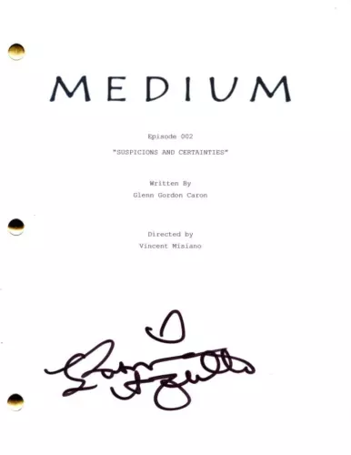 PATRICIA ARQUETTE SIGNED AUTOGRAPH MEDIUM PILOT SCRIPT SCREENPLAY ALLISON DUBOIS COLLECTIBLE MEMORABILIA