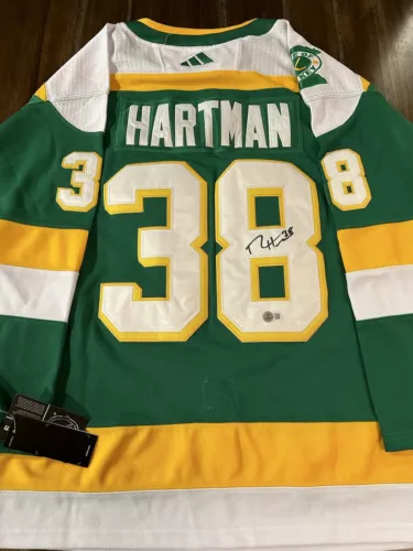 Ryan Hartman Minnesota Wild signed autograph custom stitched jersey Beckett