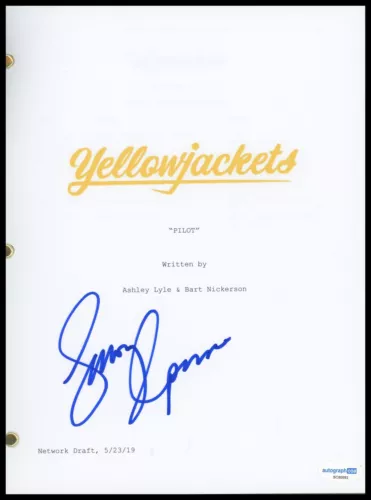 TAWNY CYPRESS “YELLOWJACKETS” AUTOGRAPH SIGNED FULL PILOT EPISODE SCRIPT ACOA COLLECTIBLE MEMORABILIA