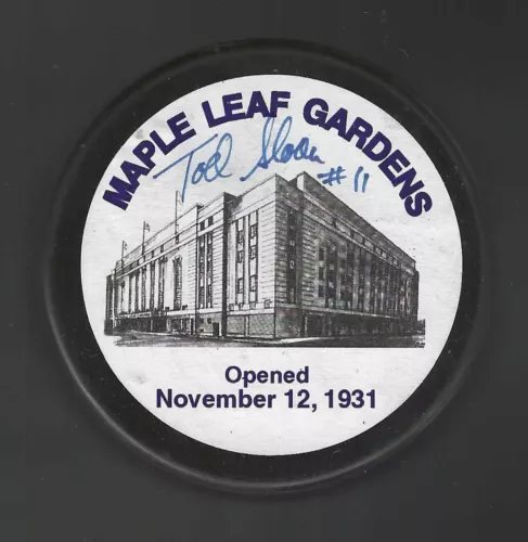 TOD SLOAN SIGNED TORONTO MAPLE LEAFS MAPLE LEAF GARDENS PUCK BECKETT COA COLLECTIBLE MEMORABILIA