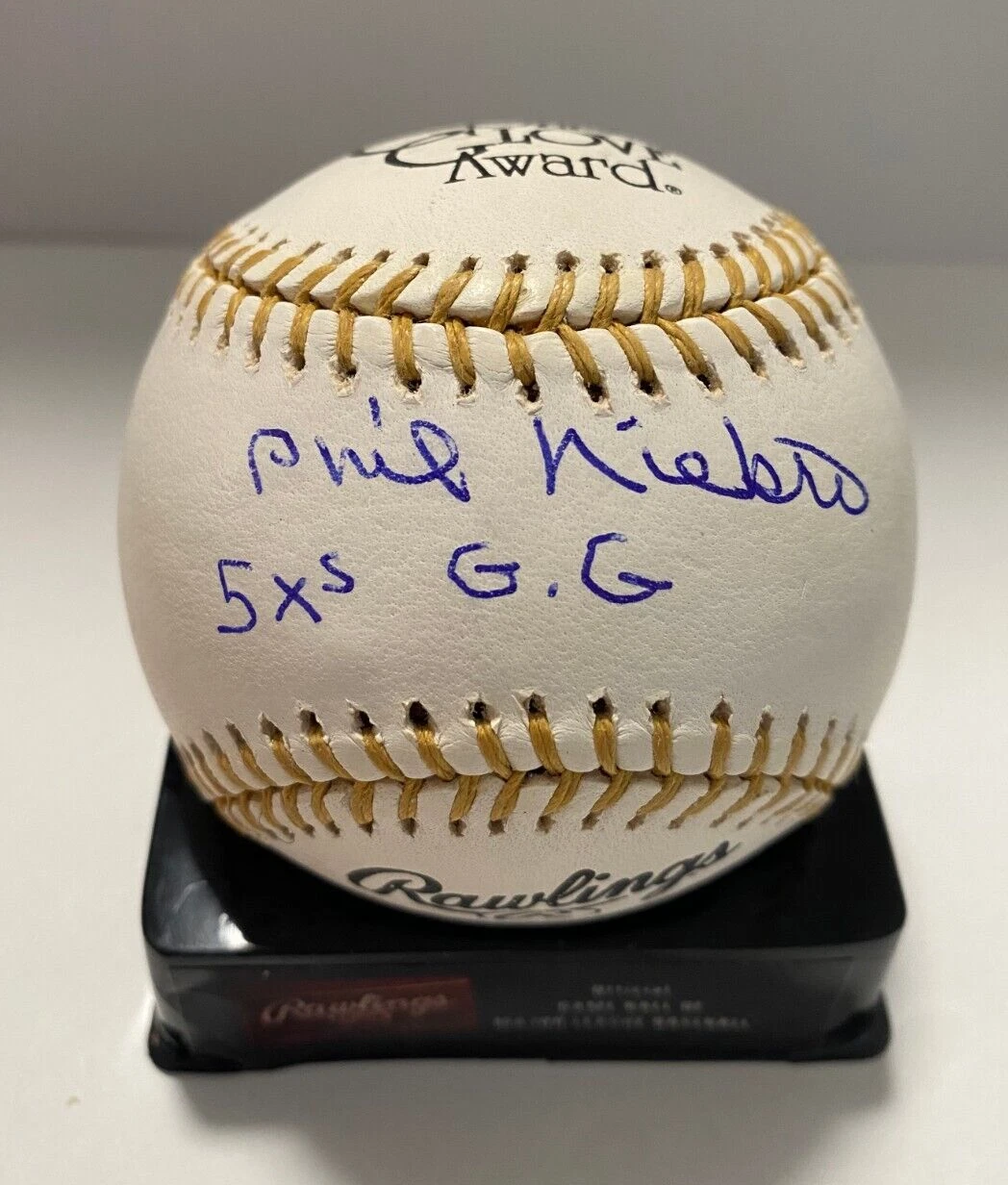PHIL NIEKRO 5XS GOLD GLOVE SIGNED AUTOGRAPHED GOLD GLOVE BASEBALL BECKETT