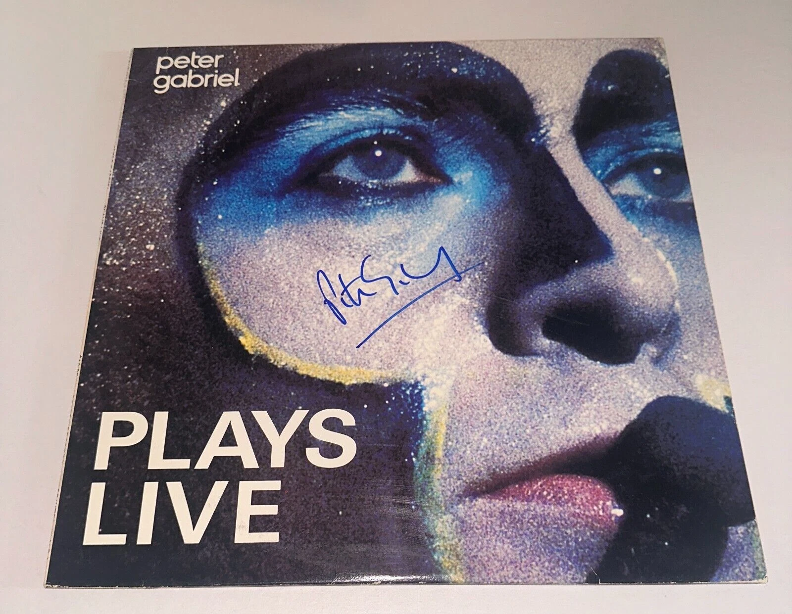 PETER GABRIEL Signed PLAYS LIVE LP ALBUM COVER Beckett Auth (BAS)
