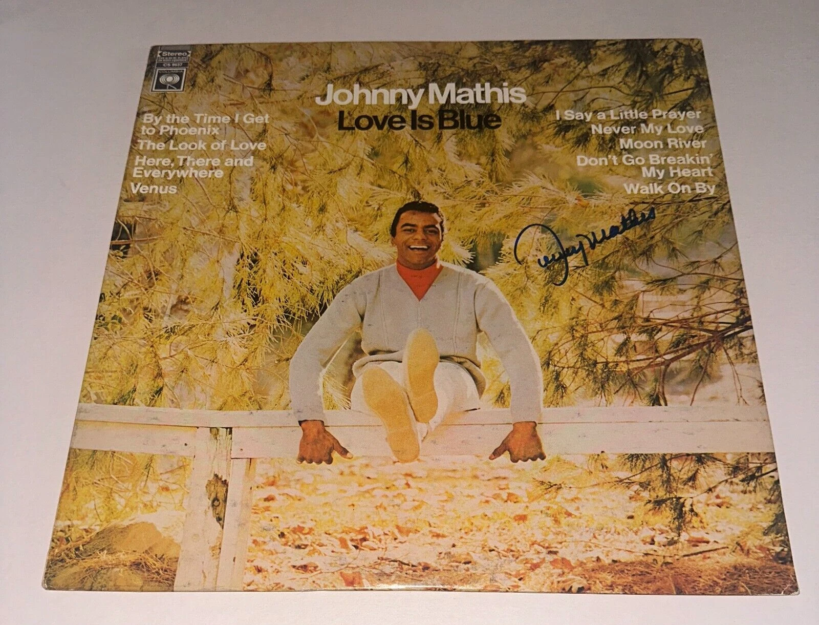 JOHNNY MATHIS Signed LOVE IS BLUE LP ALBUM COVER Beckett Auth (BAS) AUTO 10