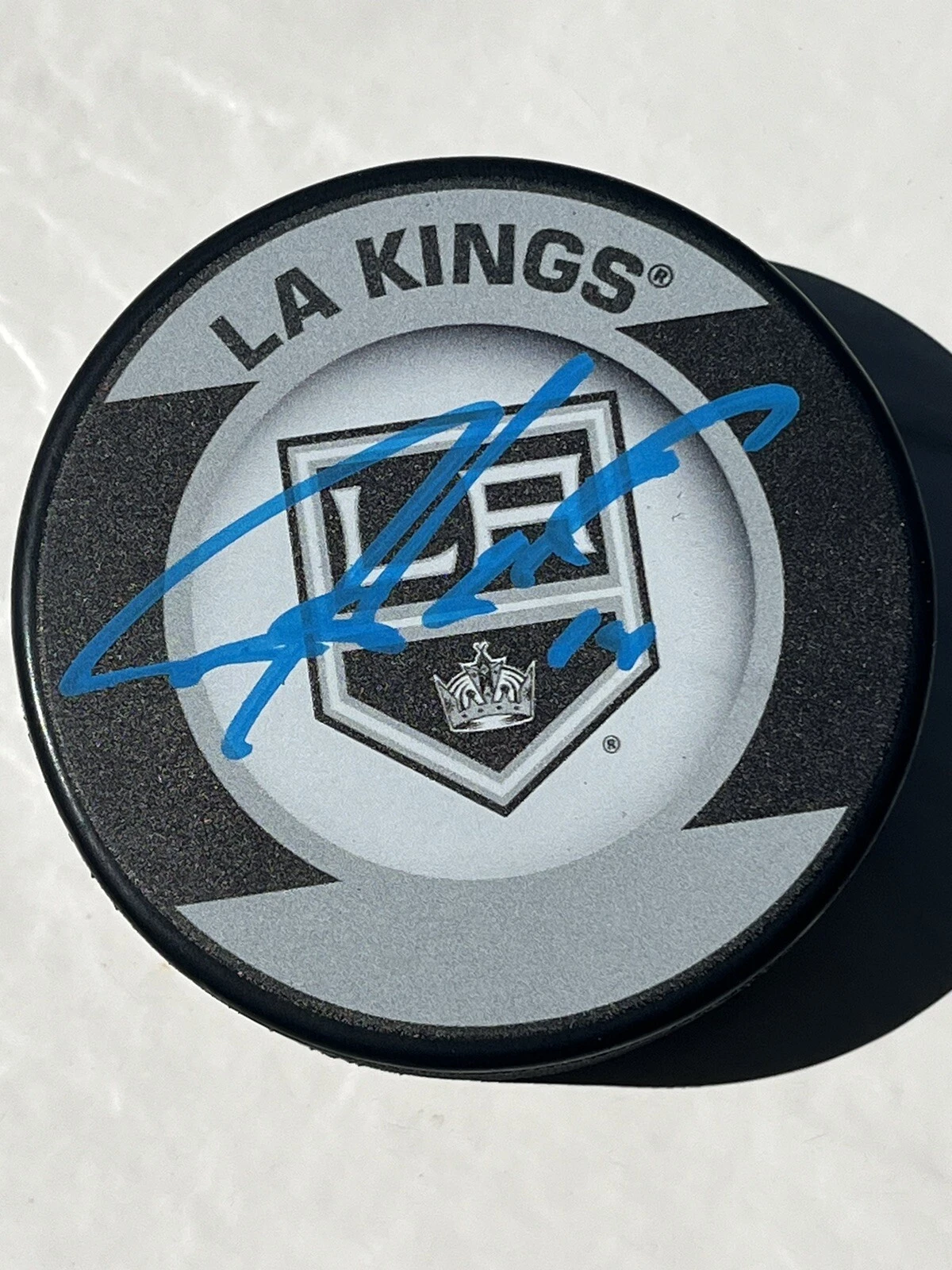 Justin Williams Signed Autographed Los Angeles Kings NHL Puck Beckett BAS Cert 1