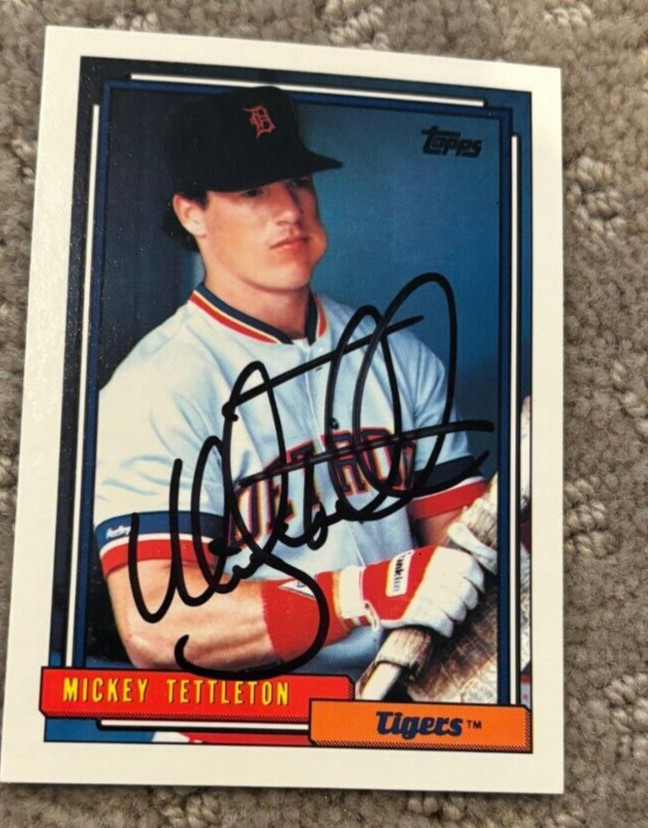 1992 Topps #29 Mickey Tettleton signed autographed card Detroit Tigers