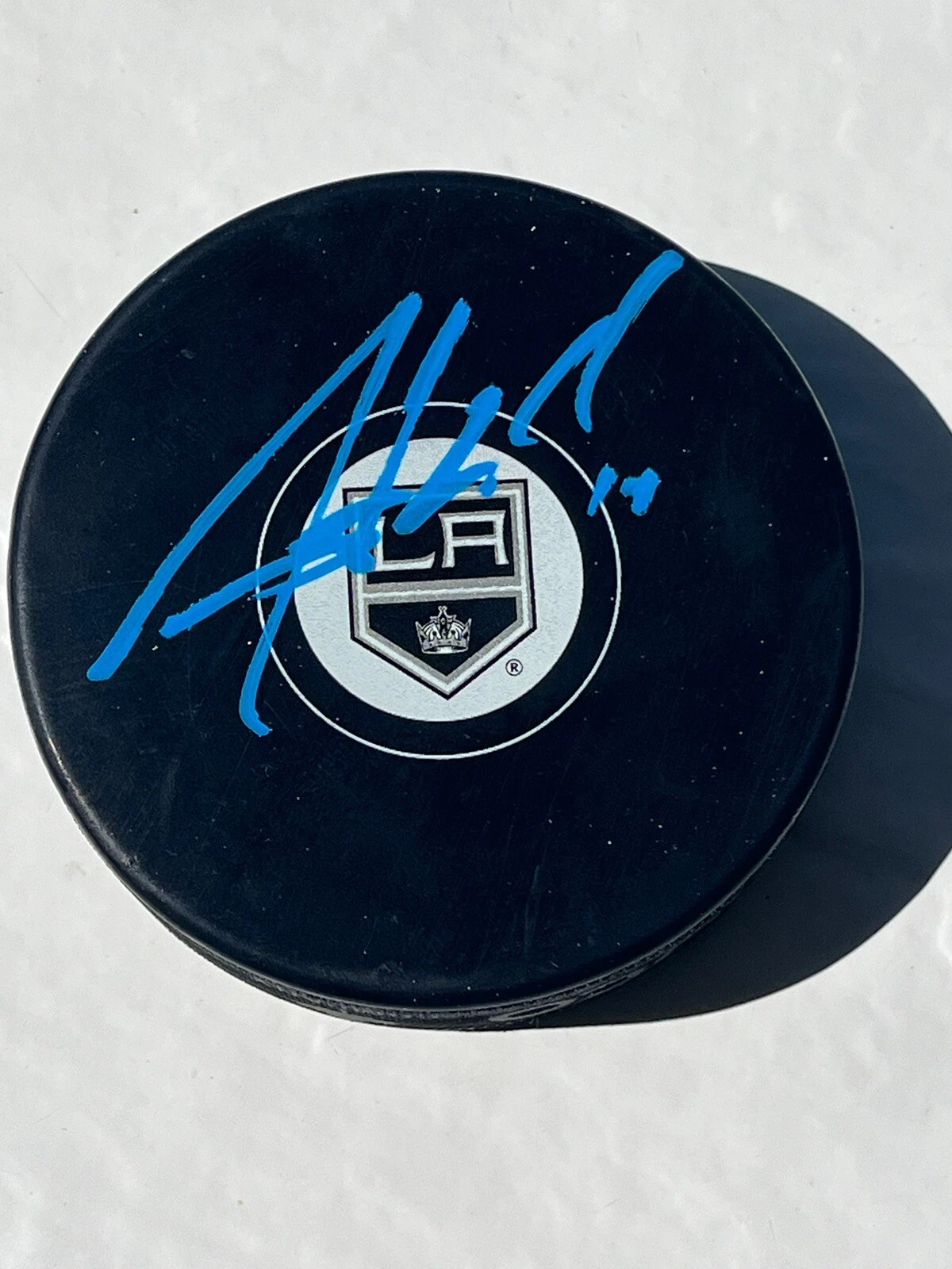 Justin Williams Signed Autographed Los Angeles Kings NHL Puck Beckett BAS Cert 3