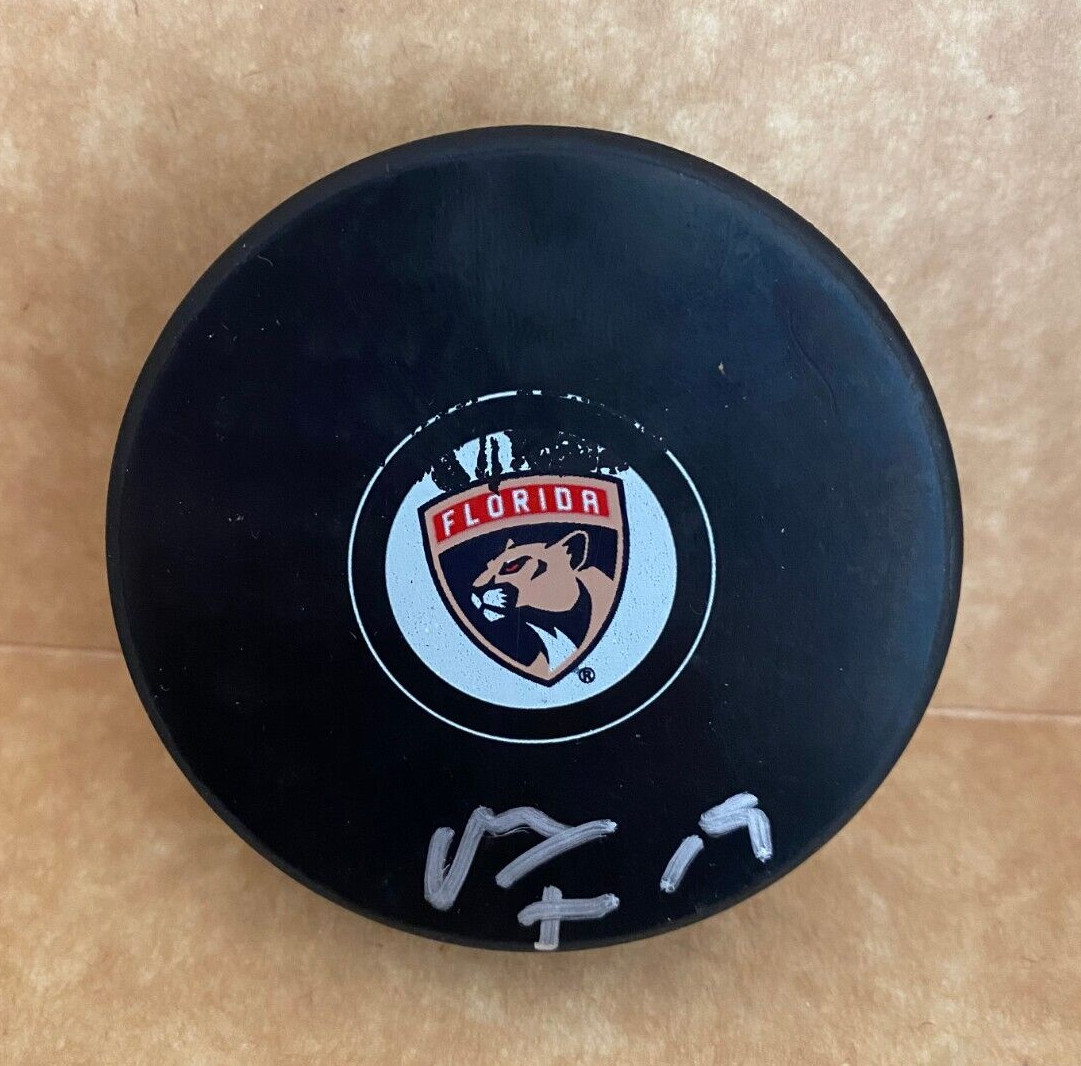 MATTHEW TKACHUK FLORIDA PANTHERS SIGNED TEAM HOCKEY PUCK BECKETT AUTHENTIC