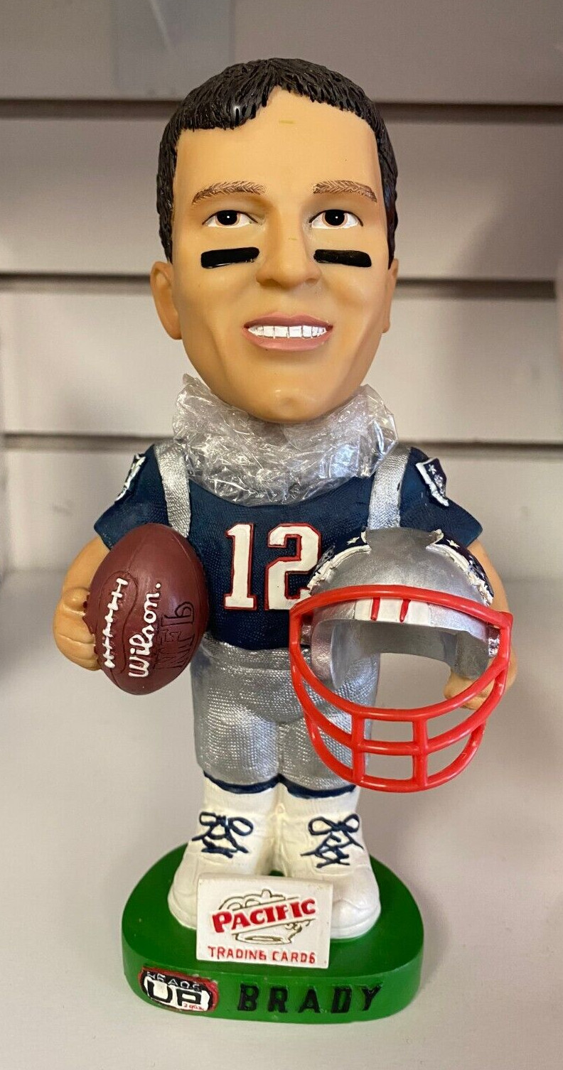 TOM BRADY NEW ENGLAND PATRIOTS BOBBLE DOBBLES PACIFIC CARDS BOBBLEHEAD RARE