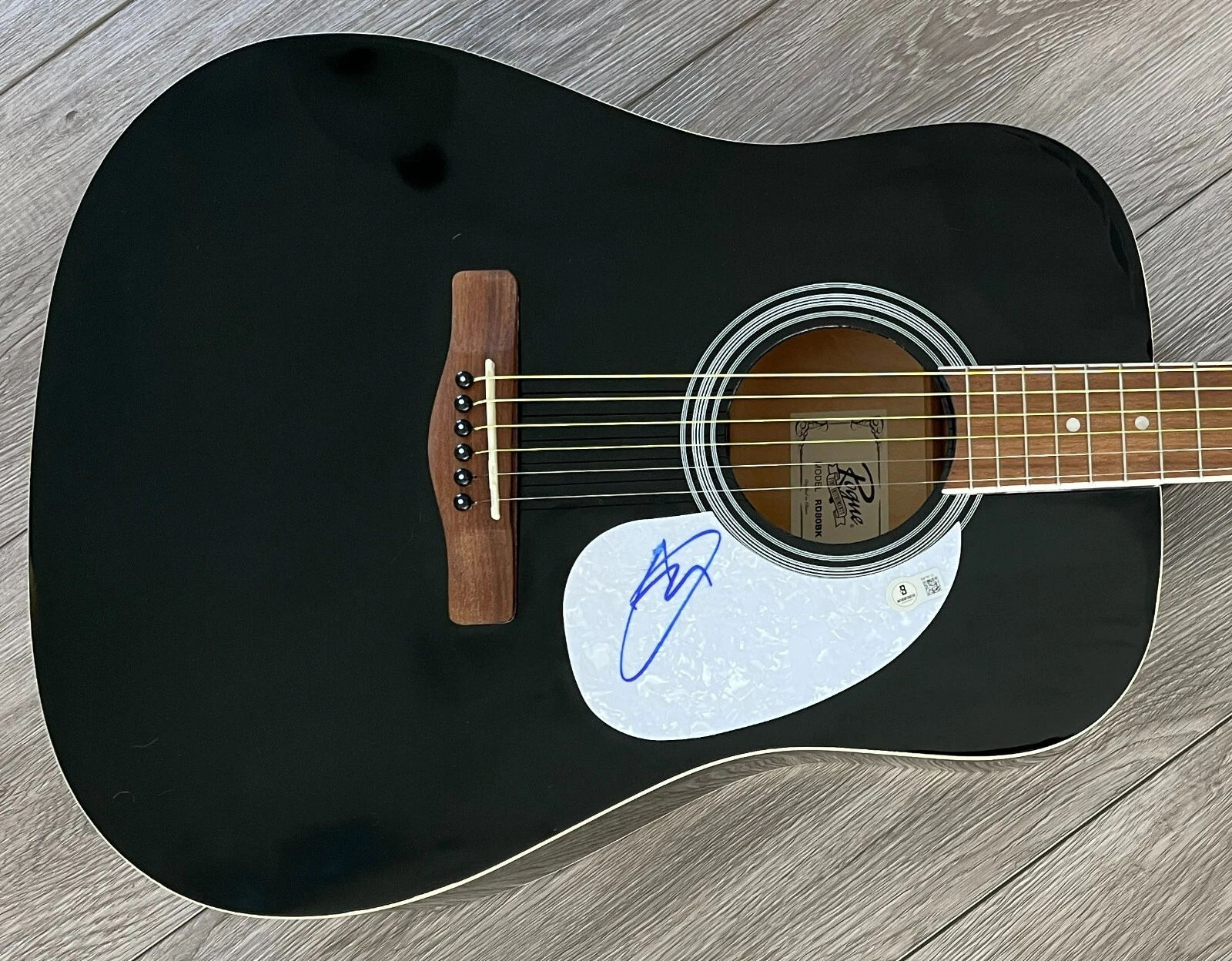 MILEY CYRUS SIGNED AUTOGRAPH 41