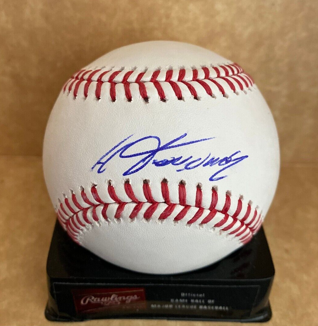 AMBIORIS TAVAREZ ATLANTA BRAVES SIGNED AUTOGRAPHED M.L. BASEBALL BECKETT