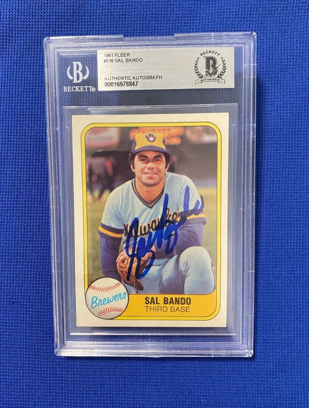 1981 FLEER SAL BANDO BREWERS SIGNED AUTOGRAPHED AUTO CARD #510 BECKETT AUTH