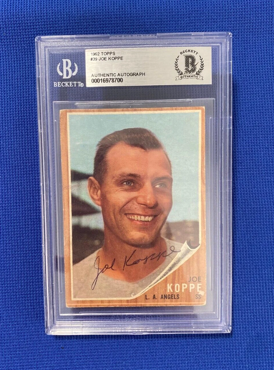 1962 TOPPS JOE KOPPE L.A. ANGELS SIGNED AUTOGRAPHED AUTO #39 CARD BECKETT AUTH