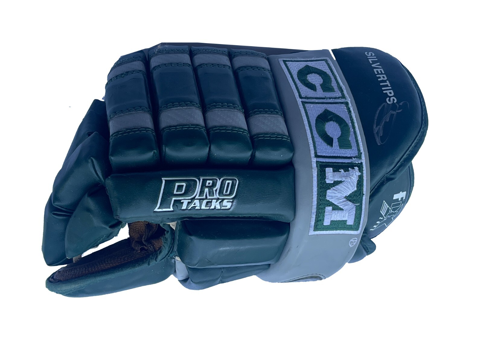 Game Used Everett Silvertips Glove Signed By Ryan Murray JSA COA