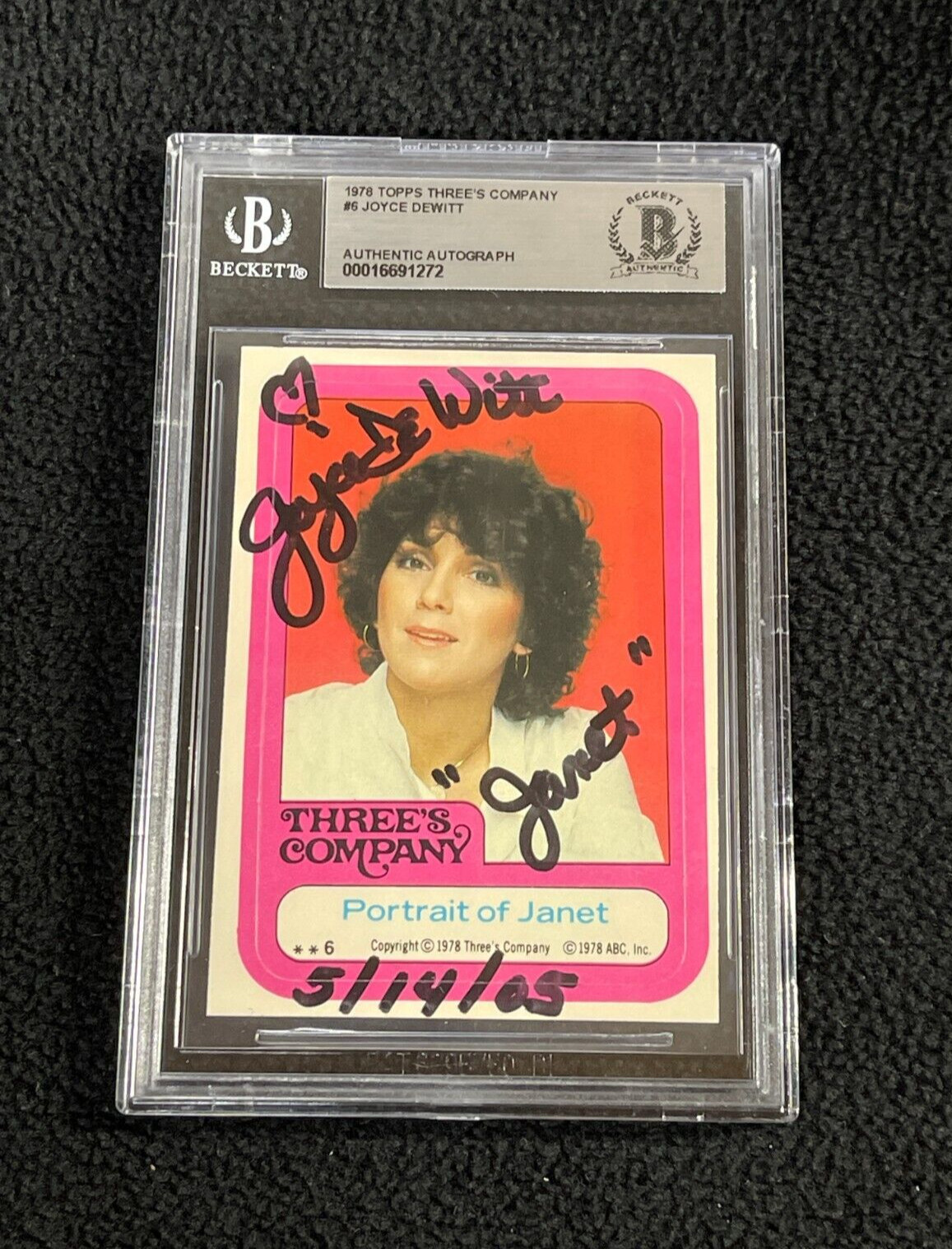 Joyce DeWitt Signed & Inscribed 1978 Three's Company Card #6 Beckett Certified