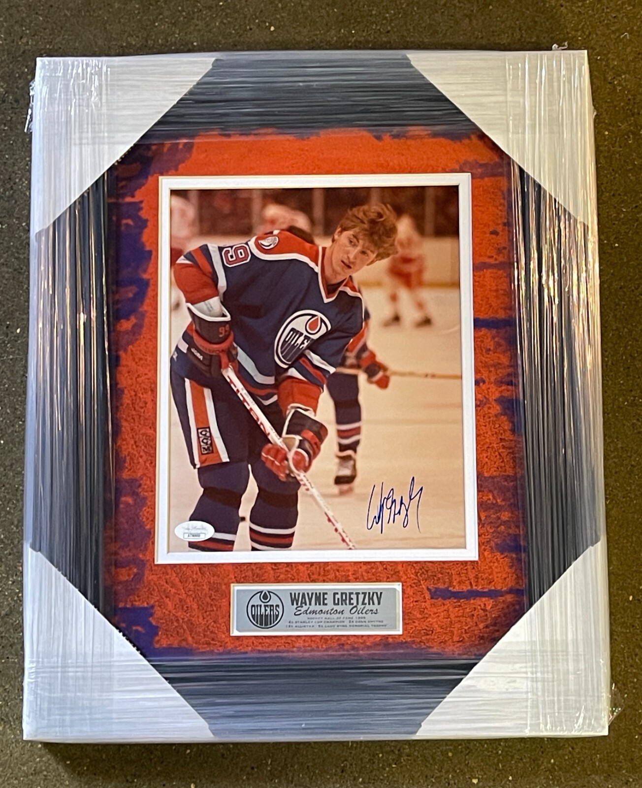 Wayne Gretzky Signed Edmonton Oilers Vintage Framed 8x10 Photo JSA COA