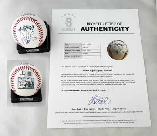 ALBERT PUJOLS SIGNED 700 HOME RUN BASEBALL ST. LOUIS CARDINALS BECKETT BAS COA COLLECTIBLE MEMORABILIA