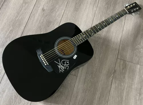 BROTHERS OSBORNE SIGNED 41″ F/S ACOUSTIC GUITAR W/EXACT PROOF & BECKETT BAS COA COLLECTIBLE MEMORABILIA
